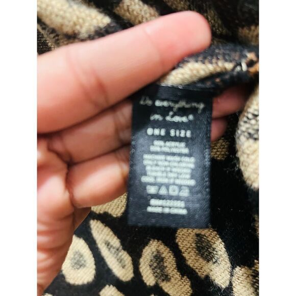 NWOT: Do everything with Love cover up - Picture 5 of 8